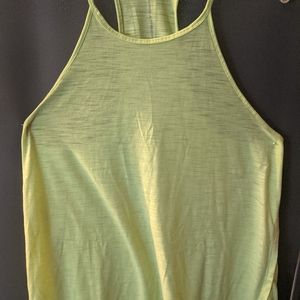 Under armour tank